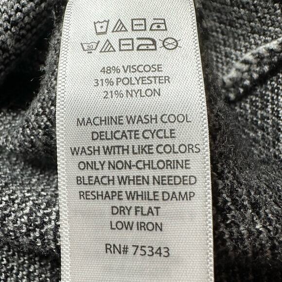 Tahari: Gray Black and White Patterned Mockneck Sweater - Picture 4 of 7